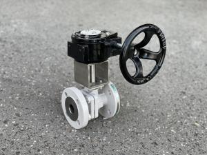 Kohout kulový s ruční převodovkou