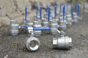 Kohouty kulové nerezové závitové