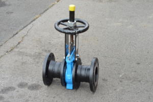 Šoupě nožové + přírubové mezikusy